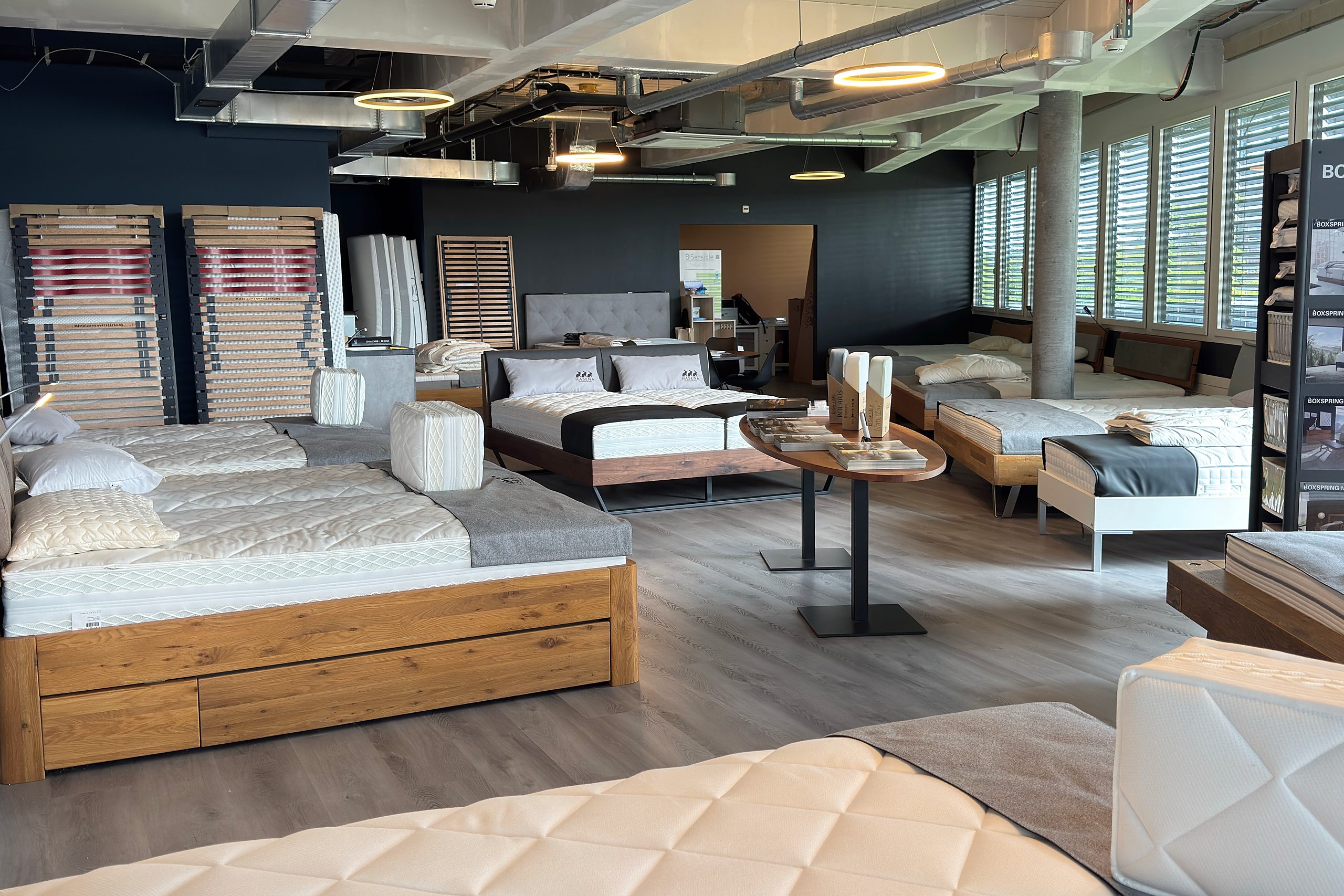 Mara Vital Showroom in Volketswil mit Matratzen zum Probeliegen und persönlicher Schlafberatung