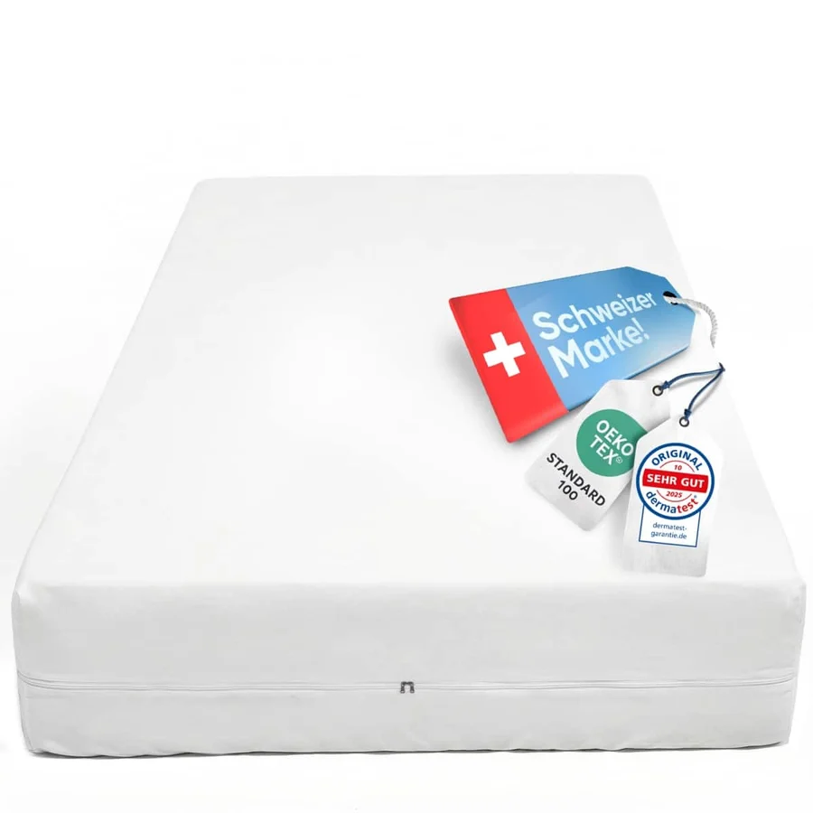 Weisser Allergiker Matratzenbezug mit Reissverschluss auf einer Matratze, mit drei Anhängern