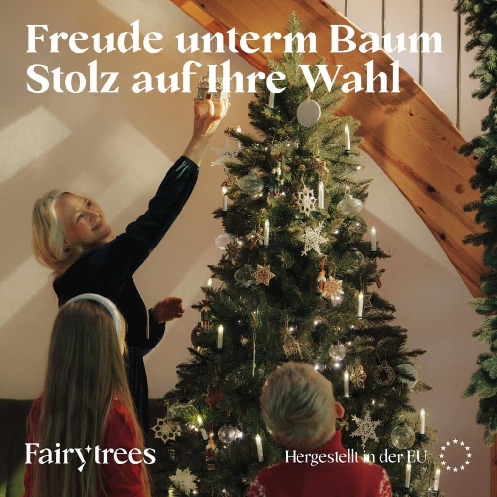 Matratzen kaufen Schweiz, Bettdecken kaufen Schweiz, Kopfkissen kaufen Schweiz Grossmutter und Kinder schmücken die FairyTrees Fichte Natur FT01