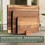 Massives Akazienholz in Nahaufnahme